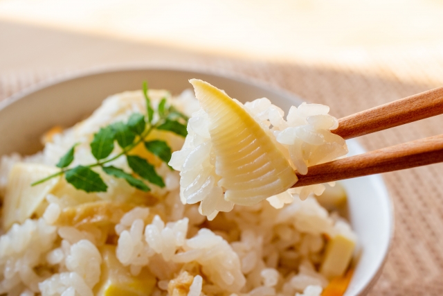 炊き込みご飯が硬い原因と再炊飯によるふっくら復活テクニック