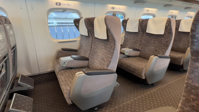 東海道線グリーン車は本当に快適？電源・座席・サービスを徹底レビュー